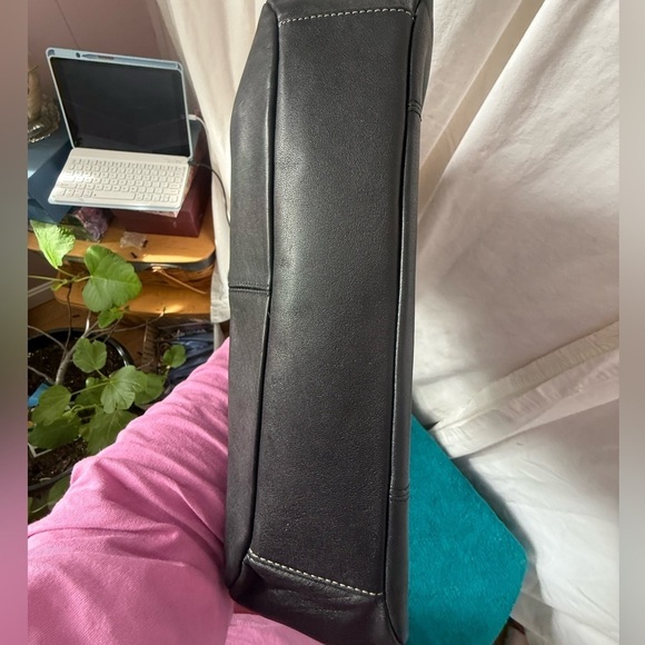 Coach Vintage North/South  Gallery City Tote F15158 Black Leather W/ Hangtag EUC - Picture 6 of 9